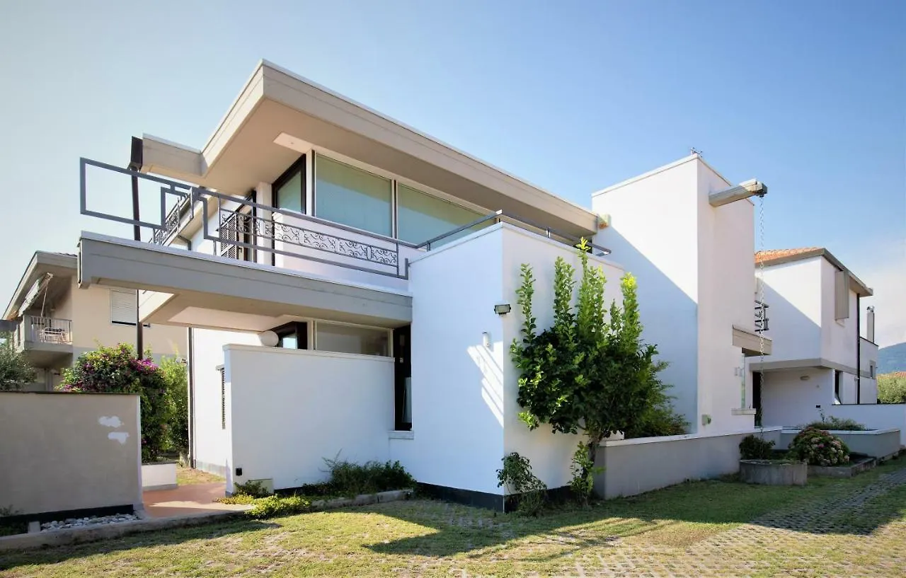 B&B Villa Apuana Marina Di Carrara