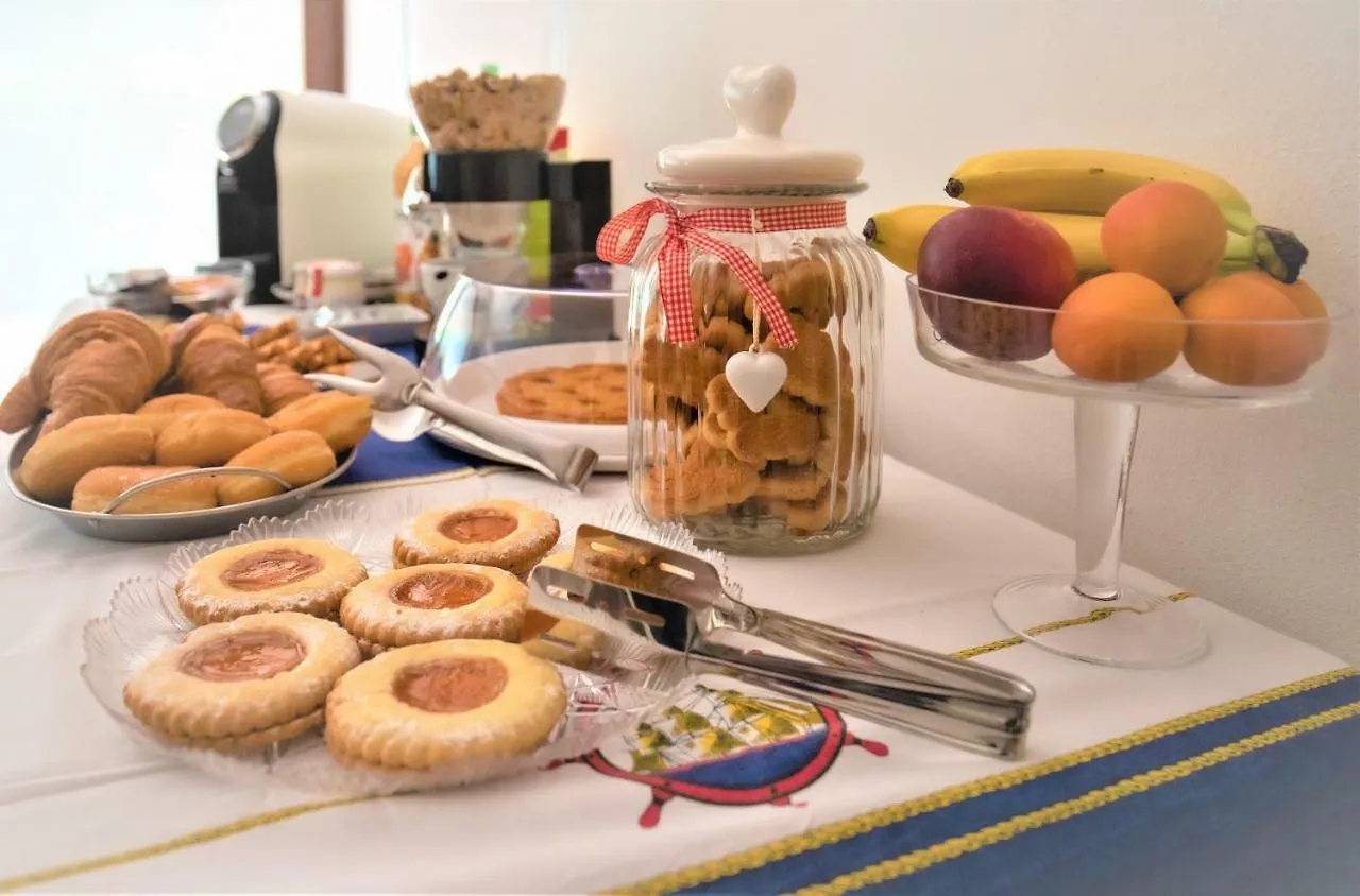 B&B Villa Apuana Marina Di Carrara Bed & Breakfast